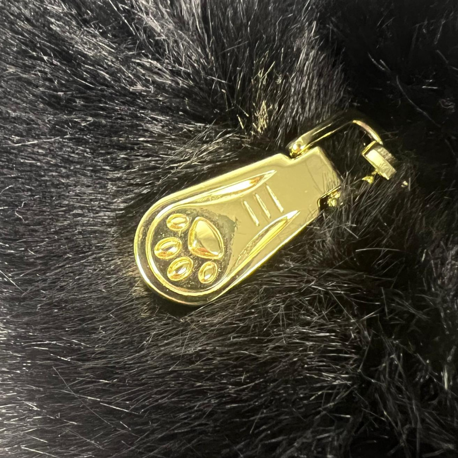 Uma bolsa de gato realista que faz sucesso em todos os lugares 