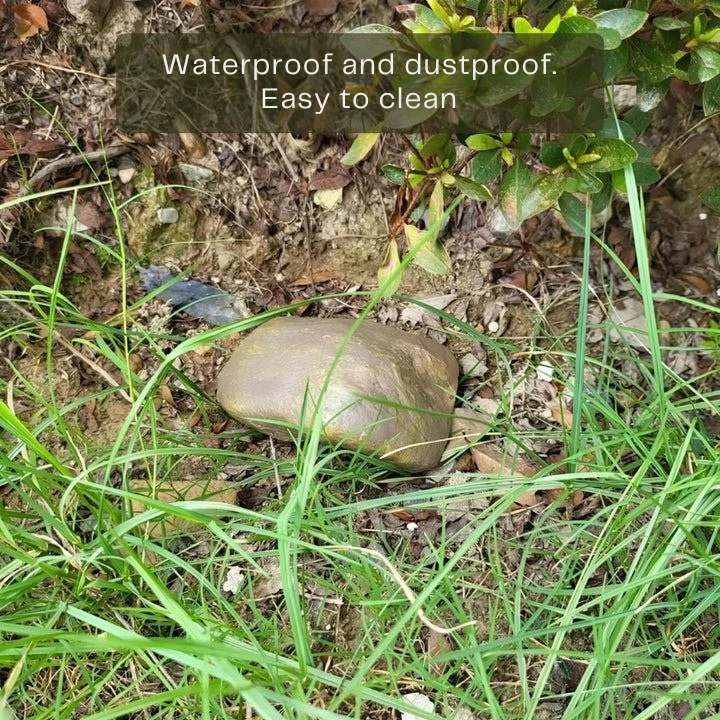 Discreet external key holder in the shape of a stone 