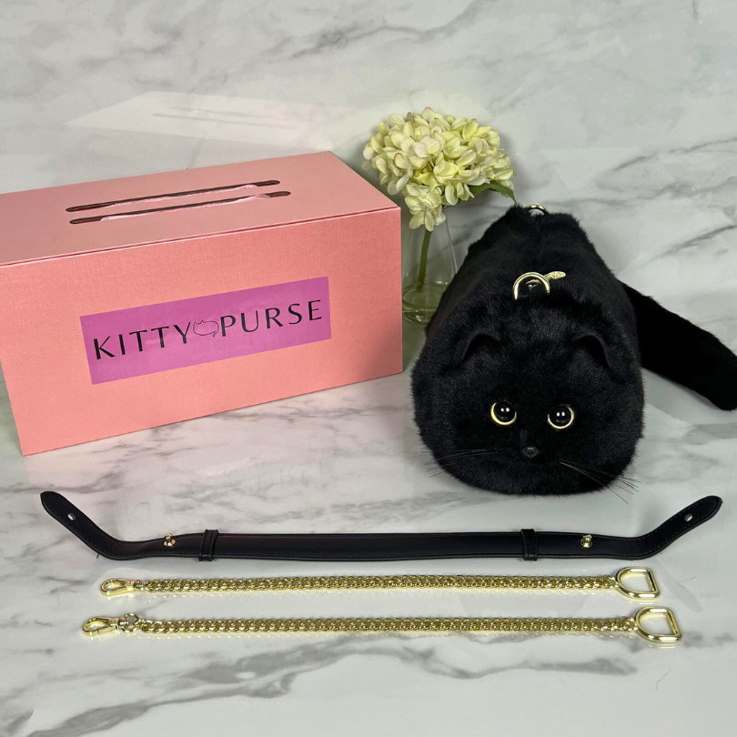 Uma bolsa de gato realista que faz sucesso em todos os lugares 