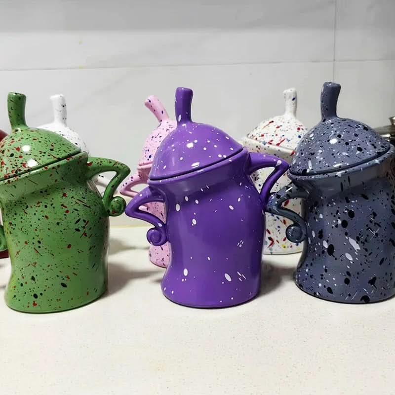 Playful kitchen pot with large storage capacity 